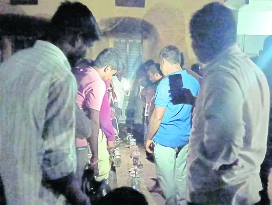 సోయా టోకెన్ల కోసం బారులు
