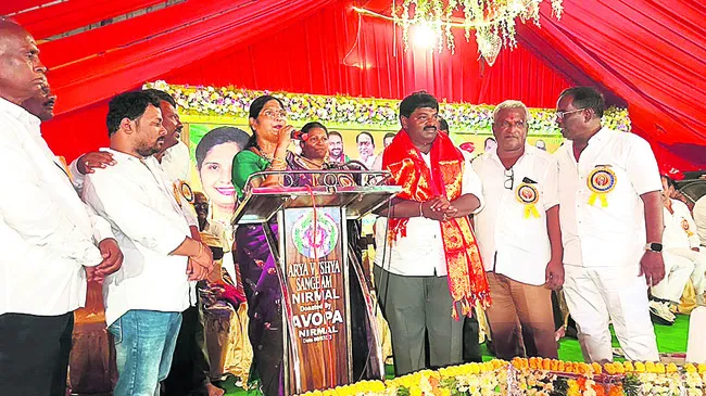 ఆర్యవైశ్యులు రాజకీయంగా ఎదగాలి
