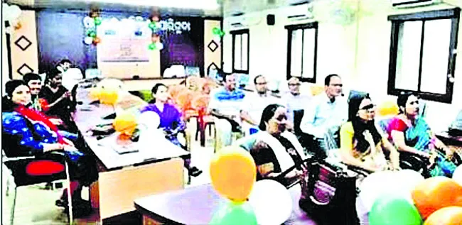 చిన్న మొత్తాల్లో పొదుపు చేయాలి 