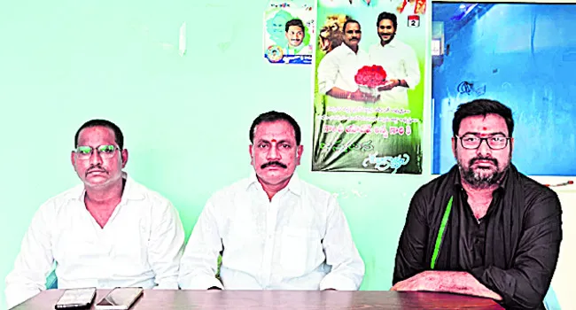 బీసీలపై కూటమి ప్రభుత్వం కుట్ర 