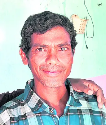 ఢీకొని.. ఆపై ఈడ్చుకెళ్లి..