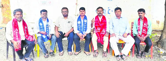 అధికారులపై చర్యలు తీసుకోవాలి 