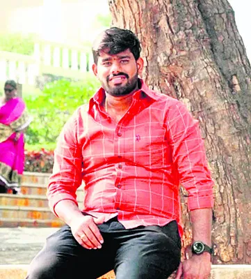 ఉరి వేసుకుని  యువకుడి ఆత్మహత్య
