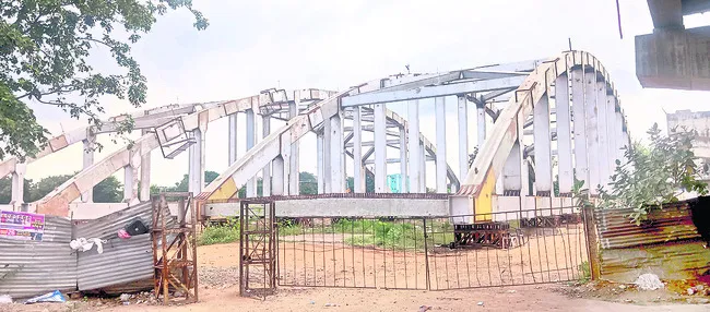 హౌరా బ్రిడ్జిని మరిపించేలా..
