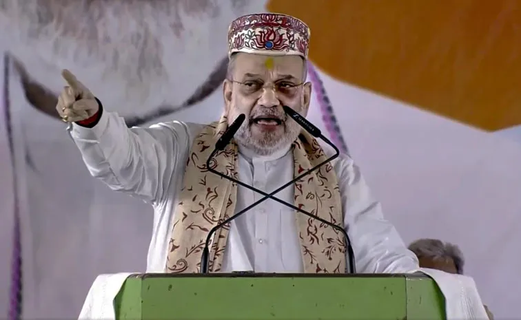 Home Minister Amit Shah slams on Tejaswi yadav