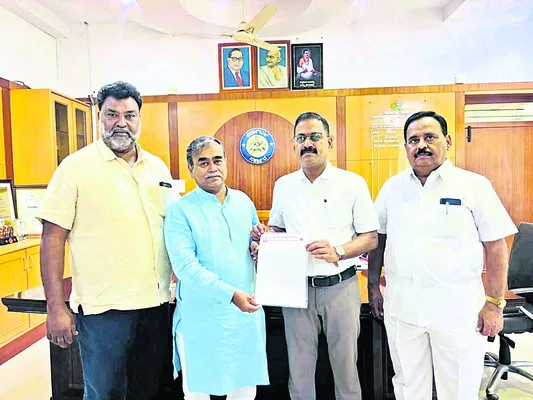 స్టూడియో నిర్మాణానికి స్థలం కేటాయించరూ