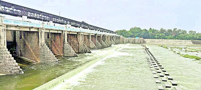 ప్రేమను నిరాకరించిన  బాలికపై దాడి 
