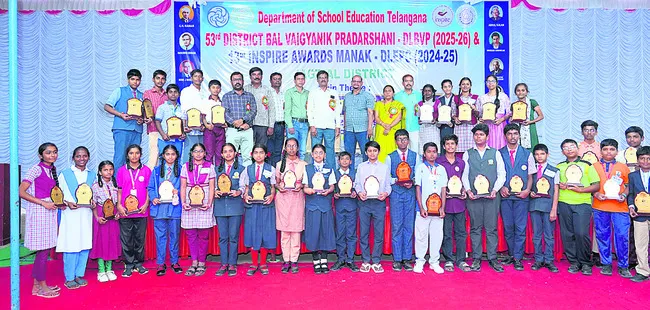 ప్రయోగాలతో శాస్త్రవేత్తలుగా ఎదగాలి