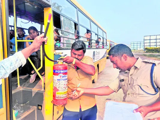 కొండ చరియల ప్రమాదాన్ని నివారించేందుకు చర్యలు 