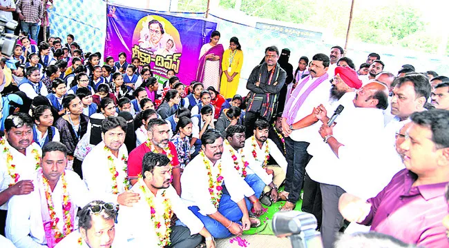 తెలంగాణ ప్రదాత కేసీఆర్‌