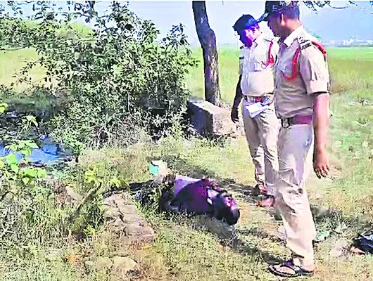 నేలబావిలో యువకుడి మృతదేహం 