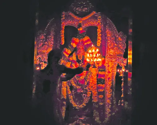 వాడపల్లికి పోటెత్తిన భక్తజనం 