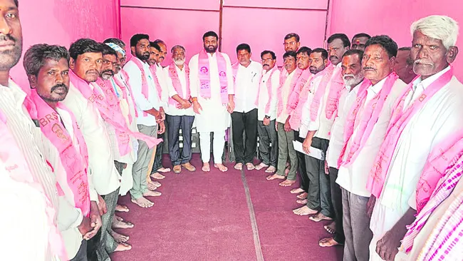 పెద్దేముల్‌లో కాంగ్రెస్‌కు షాక్‌ 