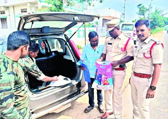 నామినేషన్‌ వేయకుండా అడ్డగింత? 
