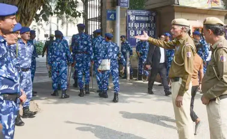 Delhi.. Three terrorists arrested
