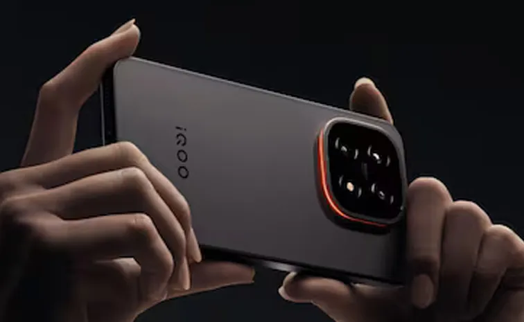 iQOO 15 Launched In India With Triple 50MP Cameras 7000mAh Battery