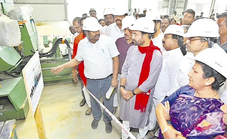 Kishan Reddy Fires On BRS and Congress