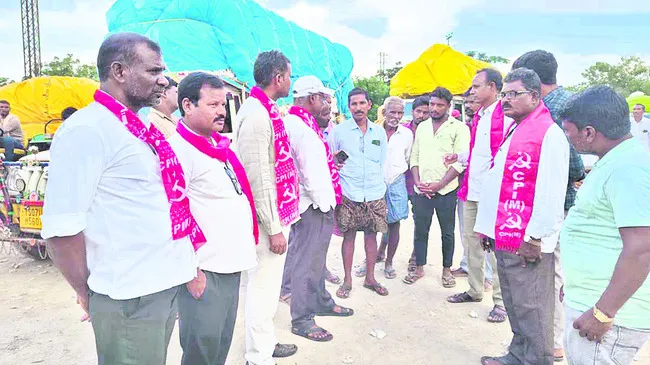 తుపాన్‌ బాధిత రైతులను ఆదుకోవాలి 