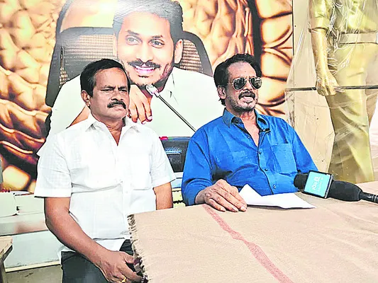 కక్ష సాధింపుతోనే జోగి రమేష్‌ అరెస్ట్‌ 
