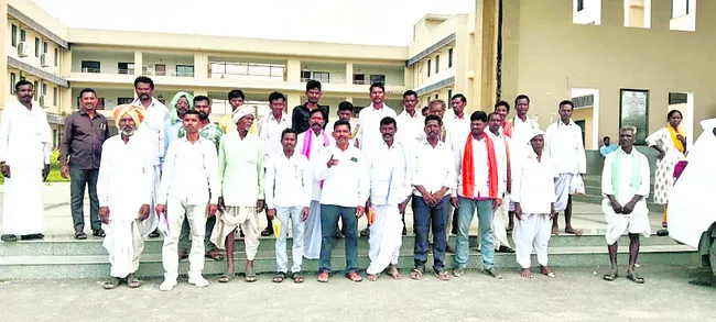 ‘ఇందిరమ్మ ఇళ్లు మంజూరు చేయాలి’
