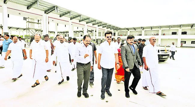 పనుల్లో వేగం పెంచాలి