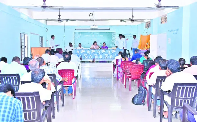 నిర్దేశిత లక్ష్యాన్ని చేరుకోవాలి 