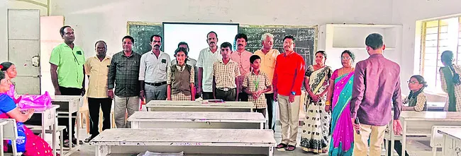 రాష్ట్ర స్థాయి వ్యాసరచన పోటీలకు ముగ్గురు ఎంపిక 