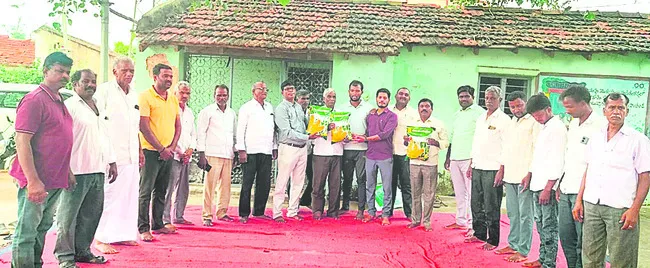 సబ్సిడీపై మొక్కజొన్న విత్తనాలు 