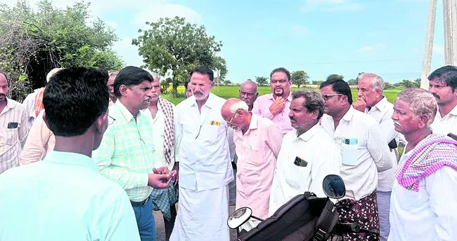 మెసేజ్‌లు వచ్చినా పత్తి కొనుగోలు చేయరా? 