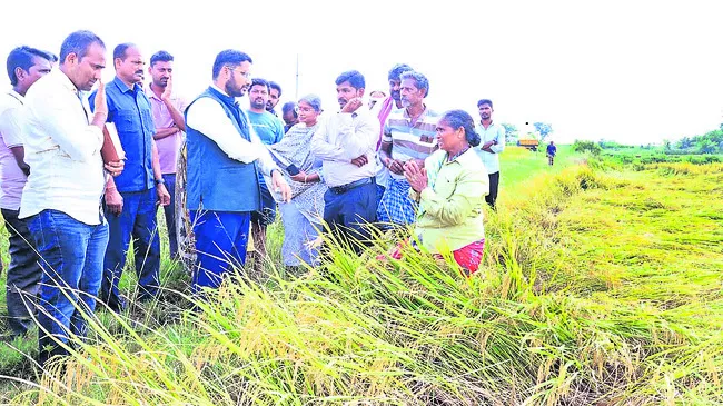 రైతులు అధైర్యపడొద్దు