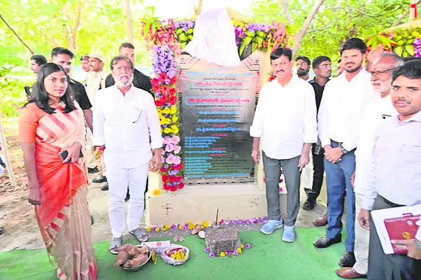 విద్య, వైద్యానికి ప్రాధాన్యం 