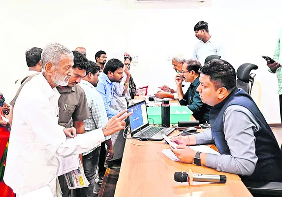 అర్జీలకు సత్వర పరిష్కారం 