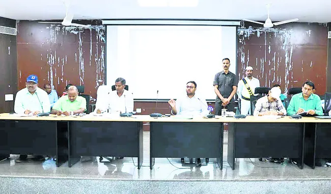 విద్యలో అగ్రస్థానంలో నిలపాలి