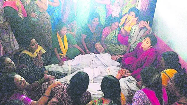 శోకసంద్రంలో పేర్కంపల్లి 
