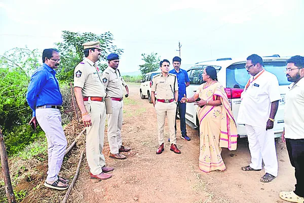 గిరి ప్రదక్షిణలో భద్రంసుమా! 