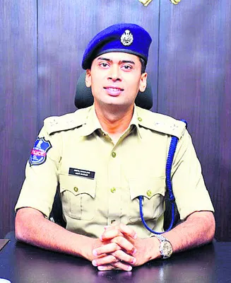 రోడ్‌ సేఫ్టీ క్లబ్‌లు ఏర్పాటు చేస్తాం..
