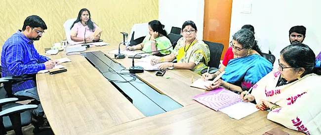 దేవాలయాలు, స్నానఘట్టాల వద్ద రక్షణ చర్యలు 