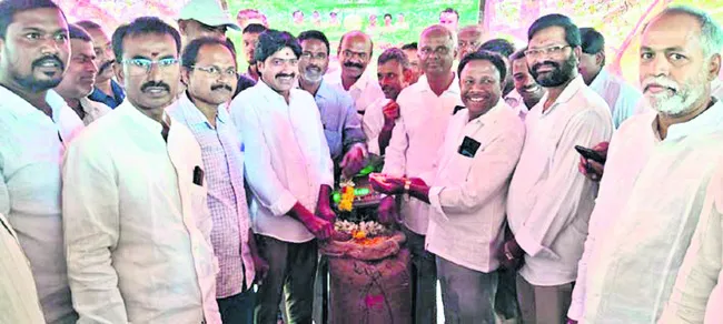 దళారులను నమ్మి మోసపోవద్దు