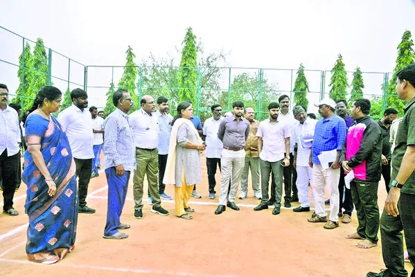 రెవెన్యూ క్రీడలను విజయవంతం చేయాలి 