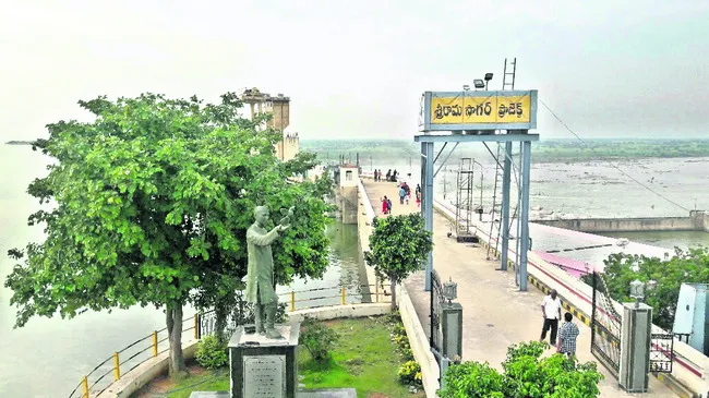 భక్తిశ్రద్ధలతో డోలోత్సవం
