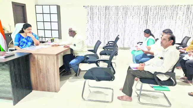 పరిశ్రమల స్థాపనను ప్రోత్సహించాలి 