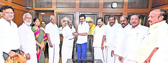 డీఎంకేలోకి అన్నాడీఎంకే ఎమ్మెల్యే