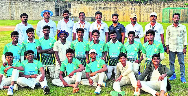 సెమీఫైనల్‌కు దూసుకెళ్లిన శ్రీకాకుళం 