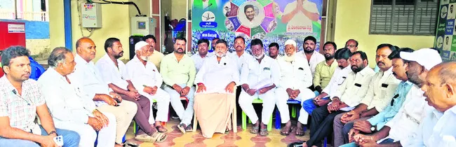 డైవర్షన్‌ పాలిటిక్స్‌ మానుకోండి 