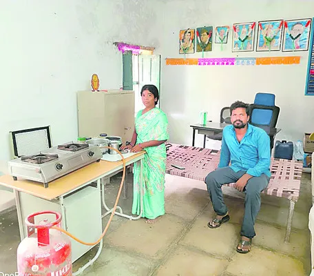 ఇందిరమ్మ బిల్లు రావడం లేదని..