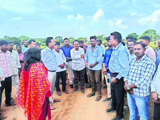 ధాన్యాన్ని వెంటవెంటనే మిల్లులకు తరలించాలి