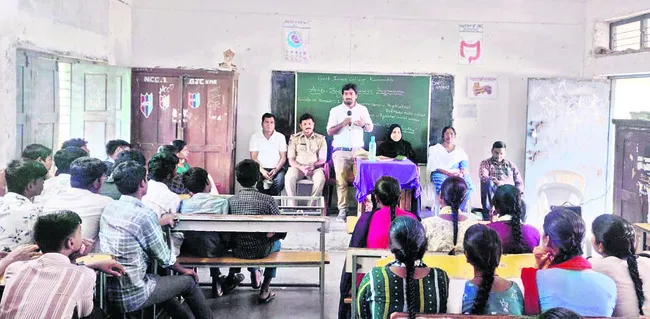 చెడు వ్యసనాలతో భవిష్యతును కోల్పోవద్దు 