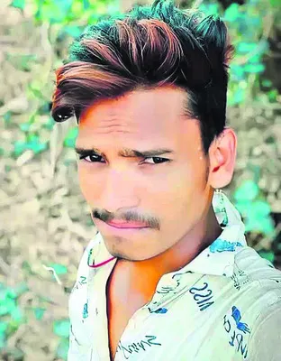 రోడ్డు ప్రమాదంలో  యువకుడు దుర్మరణం
