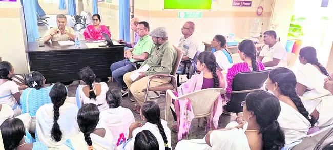 జంక్‌ఫుడ్‌కు దూరంగా ఉండాలి 