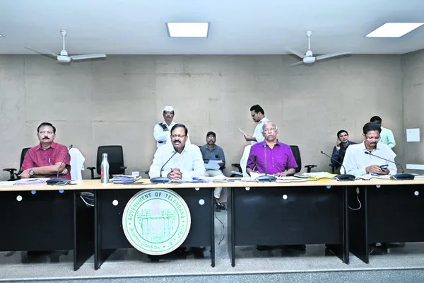 పాఠశాలల నిర్వహణ మెరుగుపడాలి